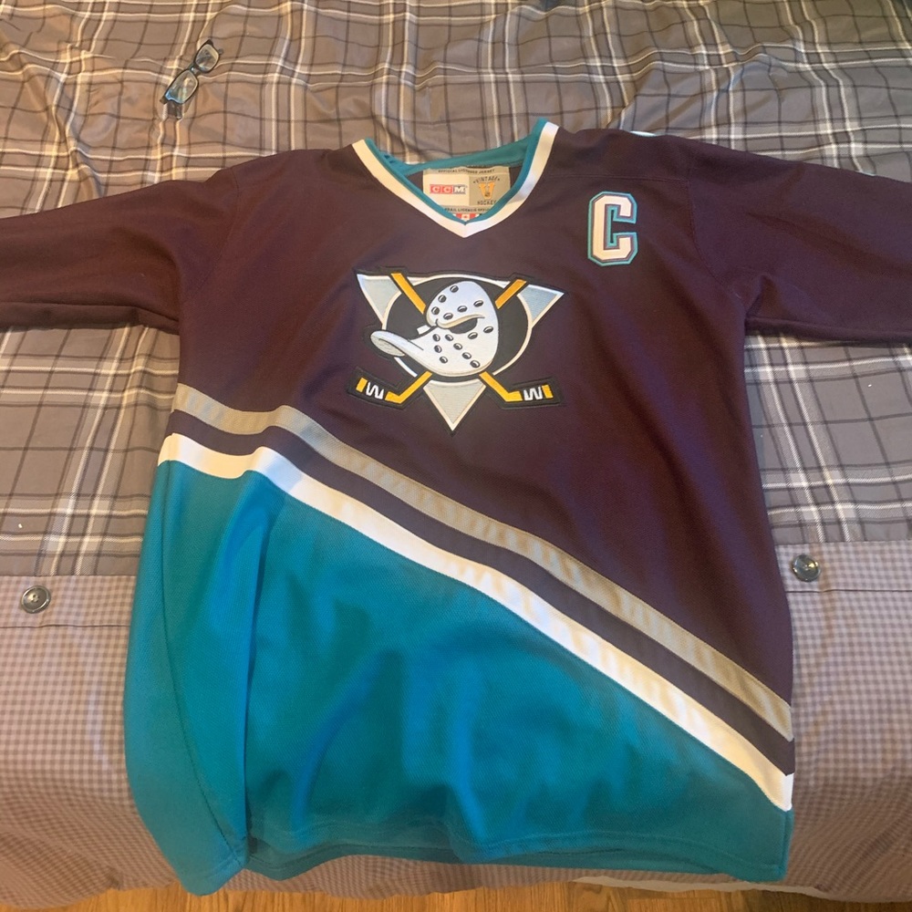 Mighty ducks jersey size 54